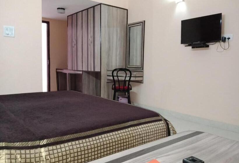 Номер Deluxe, Shikhar & Restaurant