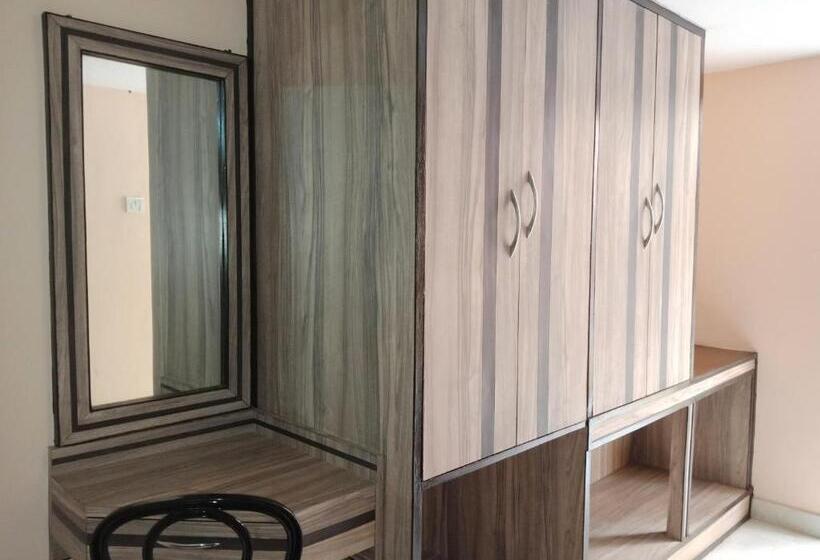 Номер Deluxe, Shikhar & Restaurant