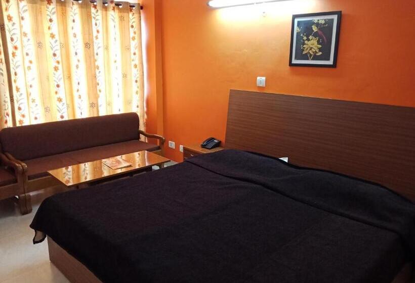 Номер Economy, Shikhar & Restaurant