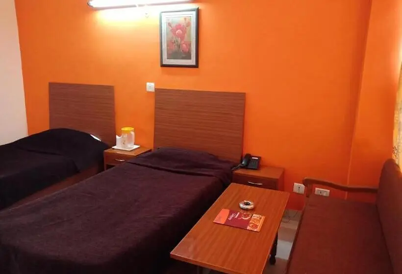 Chambre Economy, Shikhar & Restaurant