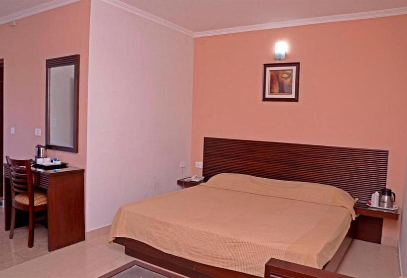 Номер Deluxe, Shikhar & Restaurant