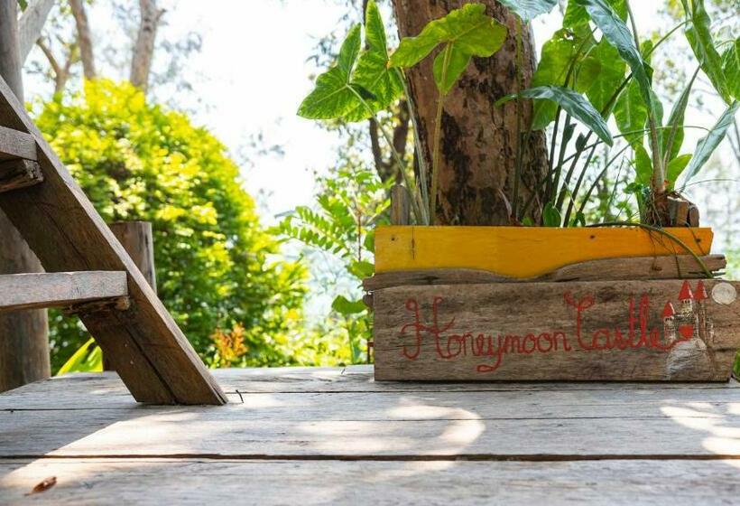 デラックスバンガロー, Kactus Eco Resort & Wellness On Kohtakiev Island