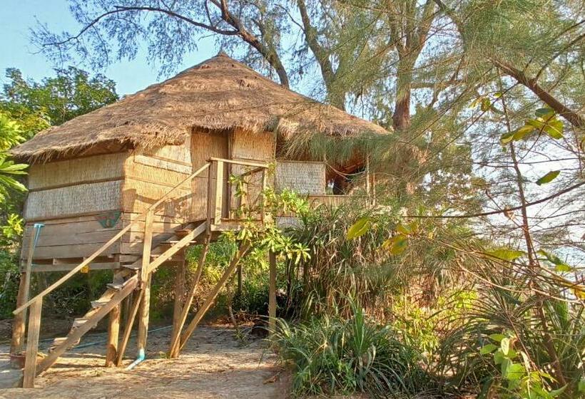 デラックスバンガロー, Kactus Eco Resort & Wellness On Kohtakiev Island