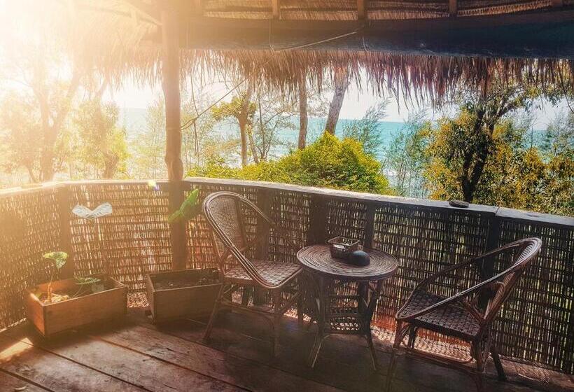 デラックスバンガロー, Kactus Eco Resort & Wellness On Kohtakiev Island