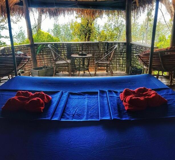 デラックスバンガロー, Kactus Eco Resort & Wellness On Kohtakiev Island