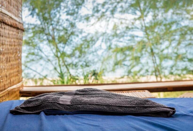 共用房间的床, Kactus Eco Resort & Wellness On Kohtakiev Island