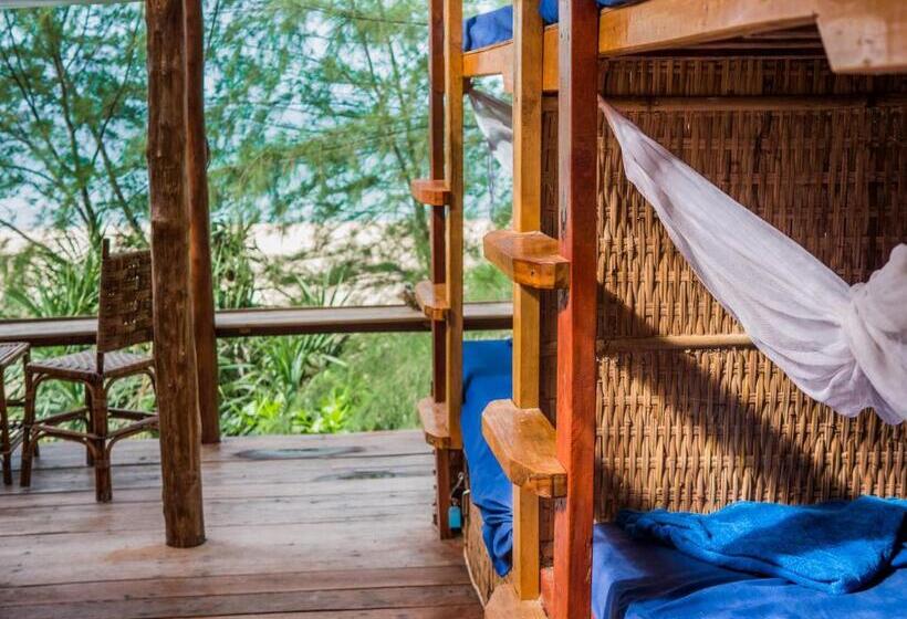 ルームシェアのワンベッド, Kactus Eco Resort & Wellness On Kohtakiev Island