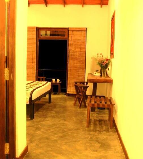 اتاق لوکس, Rowinrich Cottages