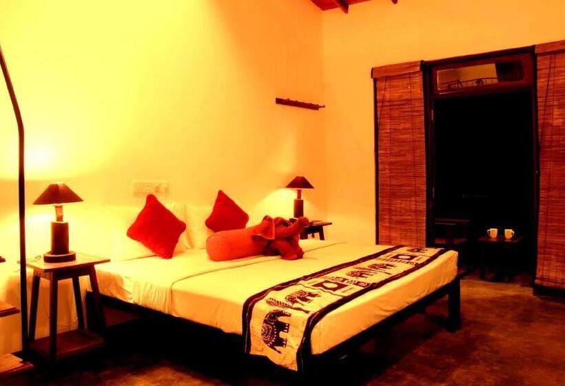 اتاق لوکس, Rowinrich Cottages