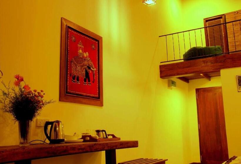 اتاق لوکس, Rowinrich Cottages