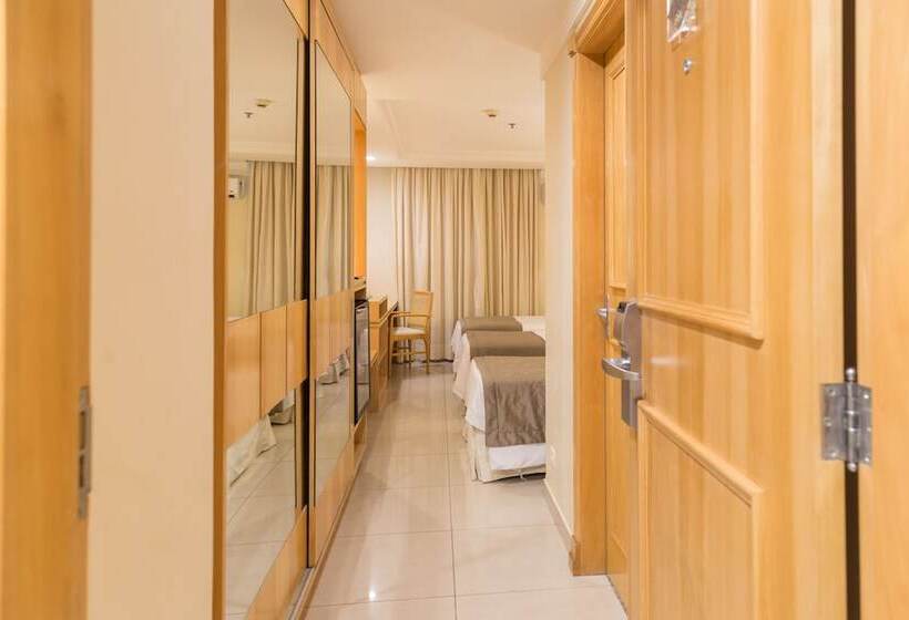 スタンダードトリプルルーム, Astoria Palace