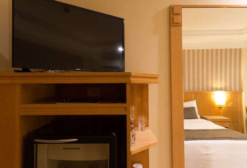 スタンダードトリプルルーム, Astoria Palace