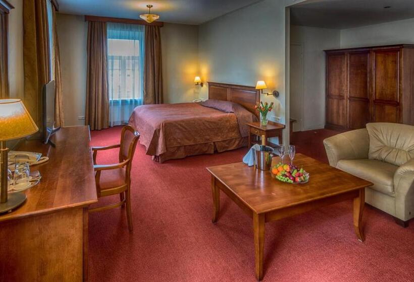 Семейный Номер, Daugirdas Old City