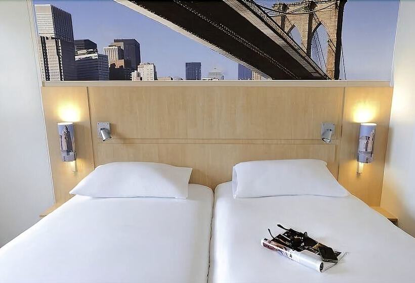 带海景的带双人床的标准间, Ibis Styles Deauville Villers Plage