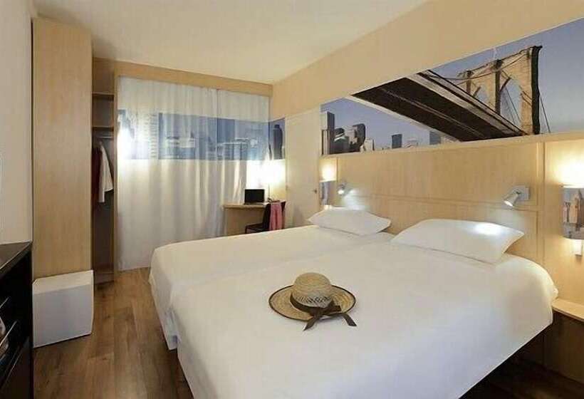 带海景的带双人床的标准间, Ibis Styles Deauville Villers Plage