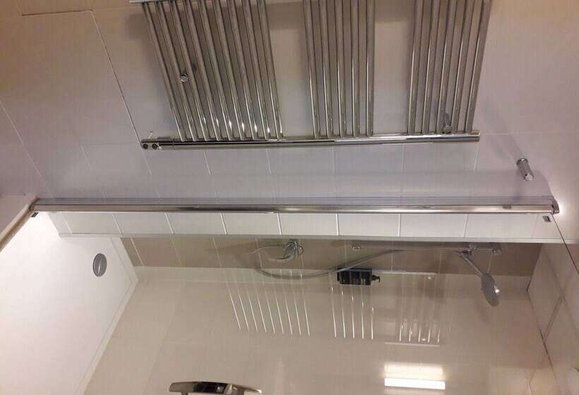 ダブルベッドスタンダードルーム, Ibis Styles Melun