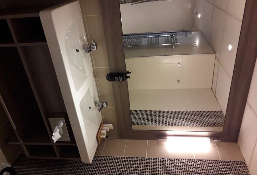Номер Стандарт, Ibis Styles Melun