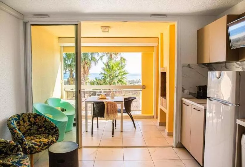 1 Bedroom Apartment with Terrace Sea View, Les Bulles De Mer Hotel & Spa Sur La Plage