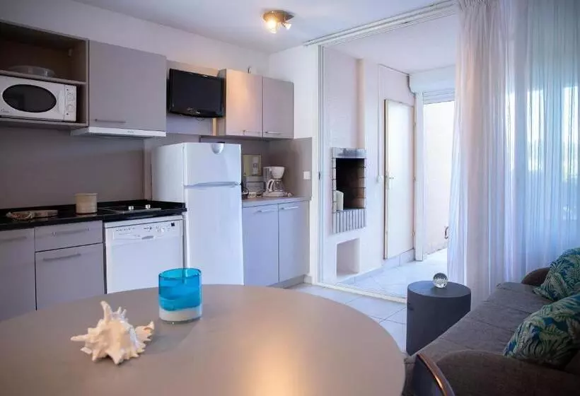 Huoneisto 1 Makuuhuone Allasnäkymä, Les Bulles De Mer Hotel & Spa Sur La Plage