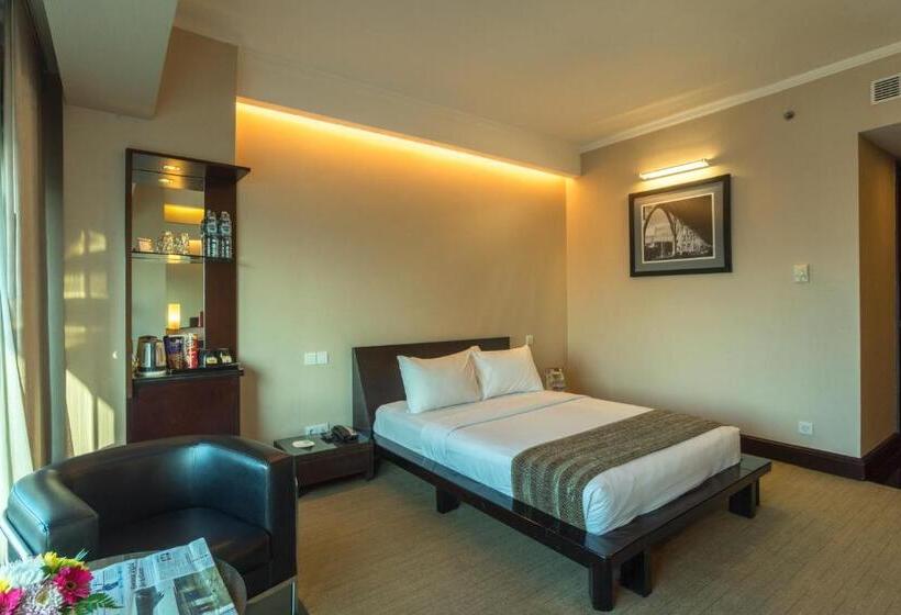 キングサイズベッドのエクゼクティブルーム, Manhattan Hotel Jakarta