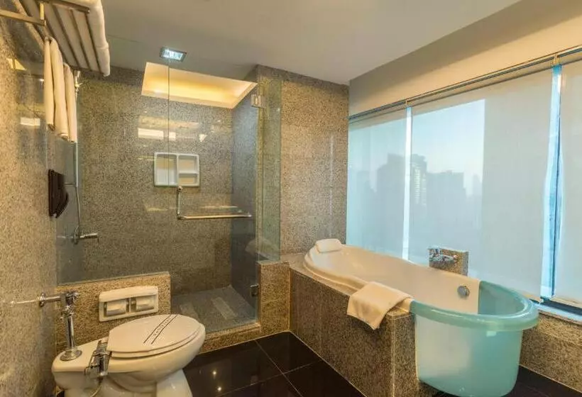 سوییت, Manhattan Hotel Jakarta