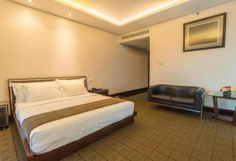 سوییت, Manhattan Hotel Jakarta
