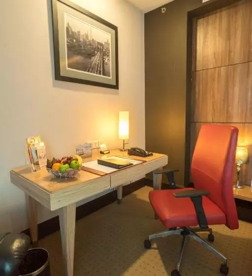 سوییت, Manhattan Hotel Jakarta