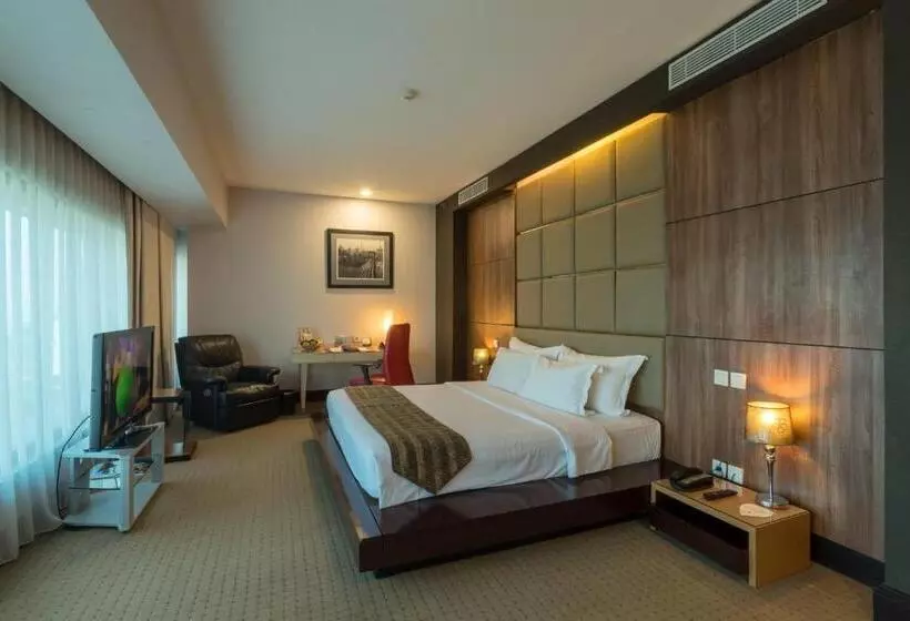 سوییت, Manhattan Hotel Jakarta