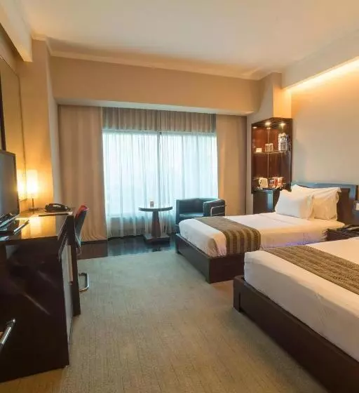 اتاق استاندارد سه نفره, Manhattan Hotel Jakarta