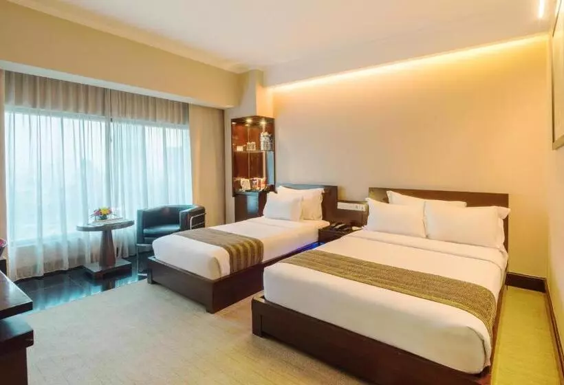 اتاق استاندارد سه نفره, Manhattan Hotel Jakarta