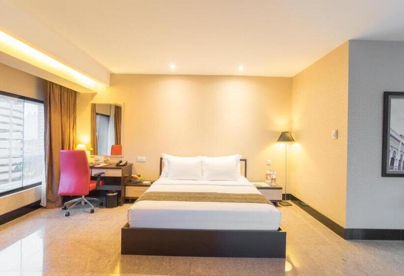 キングサイズベッドのデラックスルーム, Manhattan Hotel Jakarta