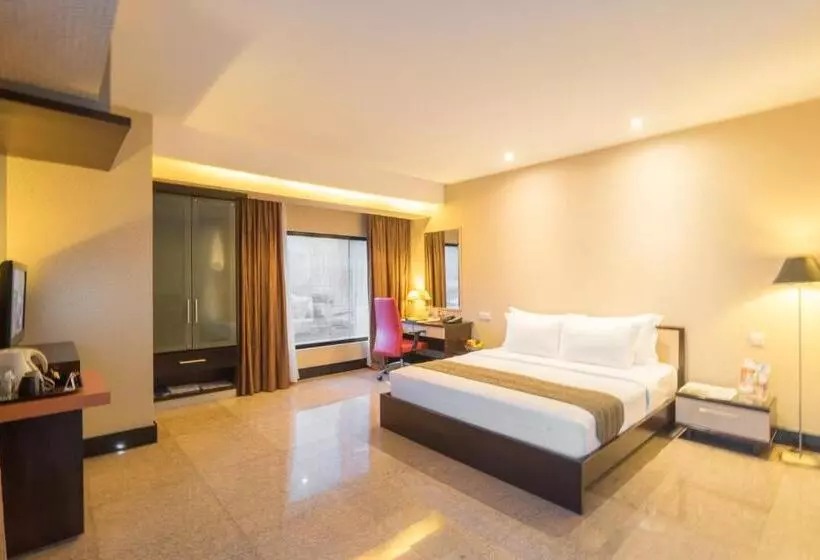 اتاق لوکس با تخت بزرگ, Manhattan Hotel Jakarta