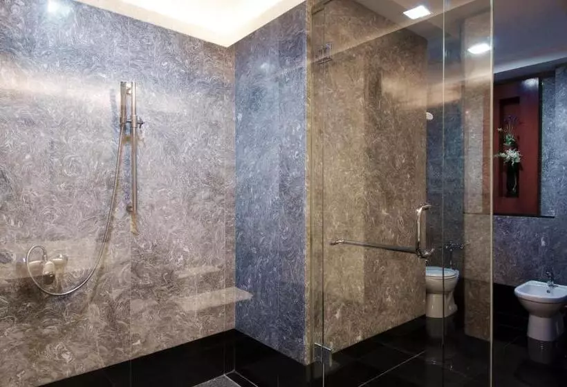 سوییت, Manhattan Hotel Jakarta