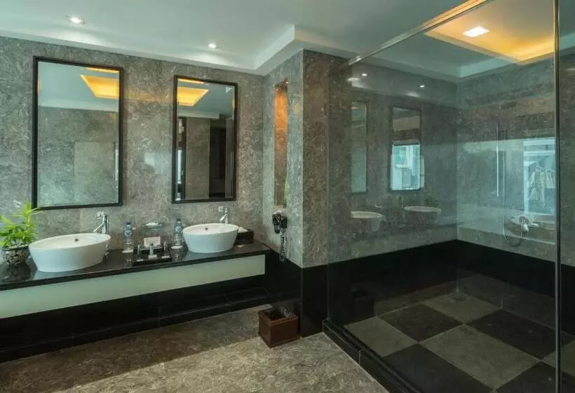 سوئیت پرزیدنت, Manhattan Hotel Jakarta