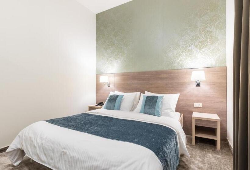 جناح جونيور, Mondo