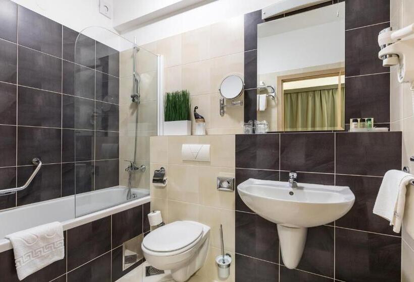 غرفة عائلية, Mondo