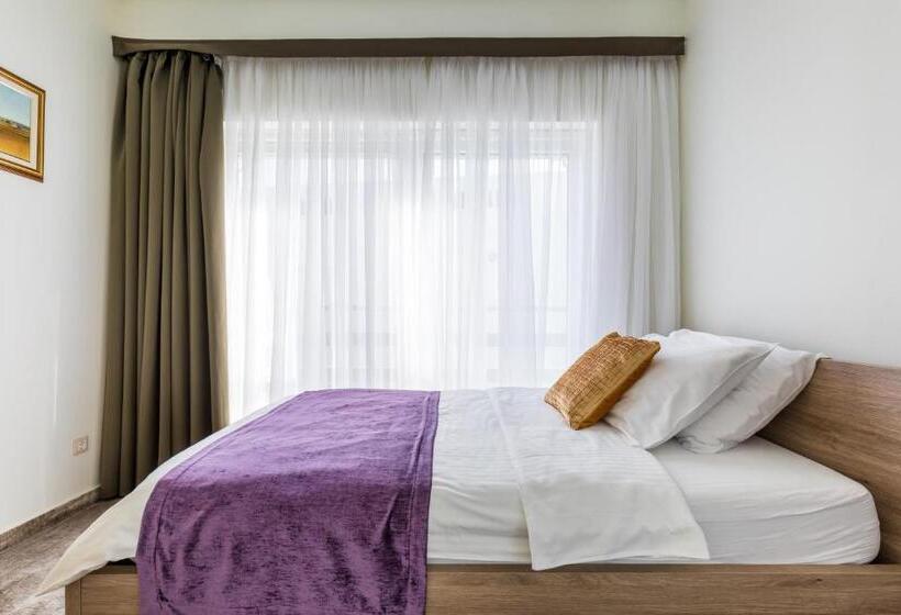 غرفة عائلية, Mondo