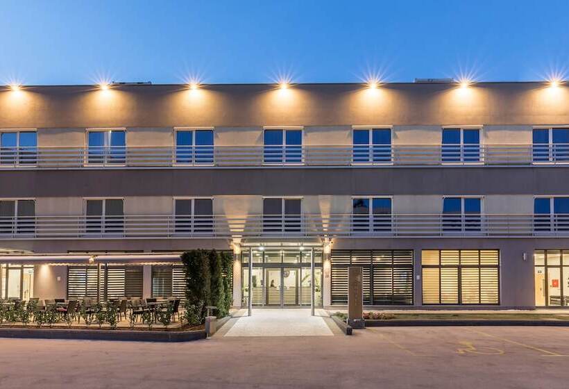 غرفة قياسية, Mondo