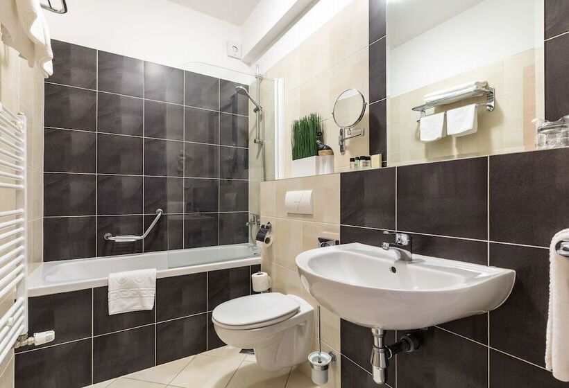 غرفة قياسية, Mondo