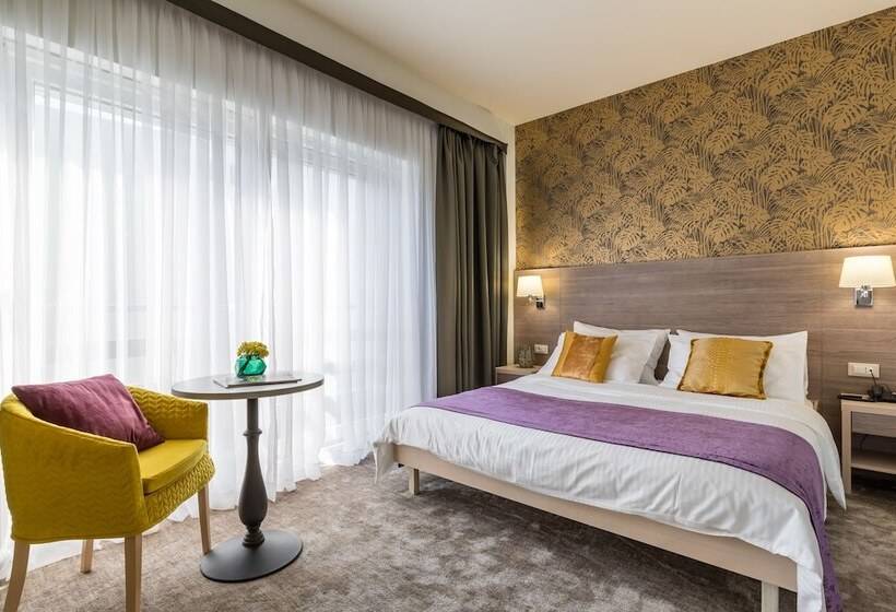 غرفة عائلية, Mondo