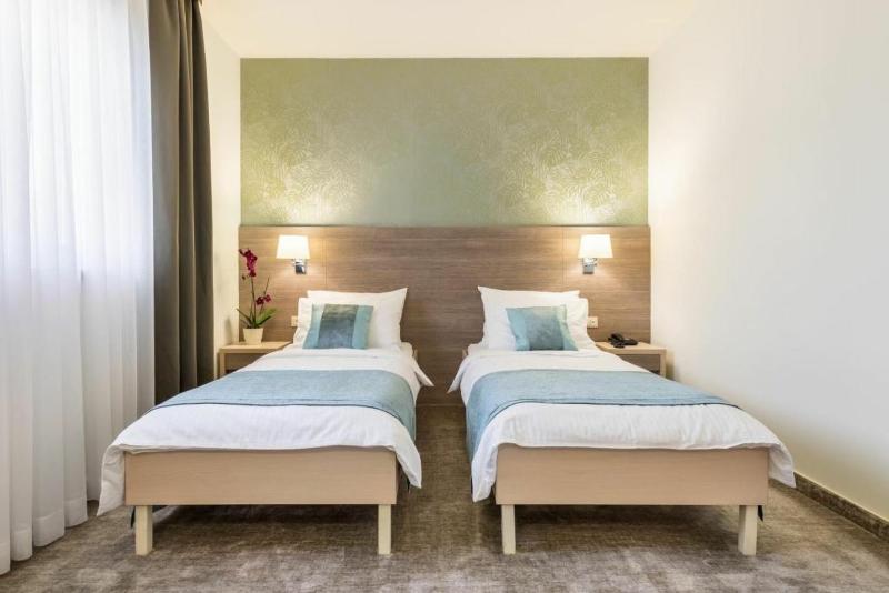 غرفة قياسية, Mondo