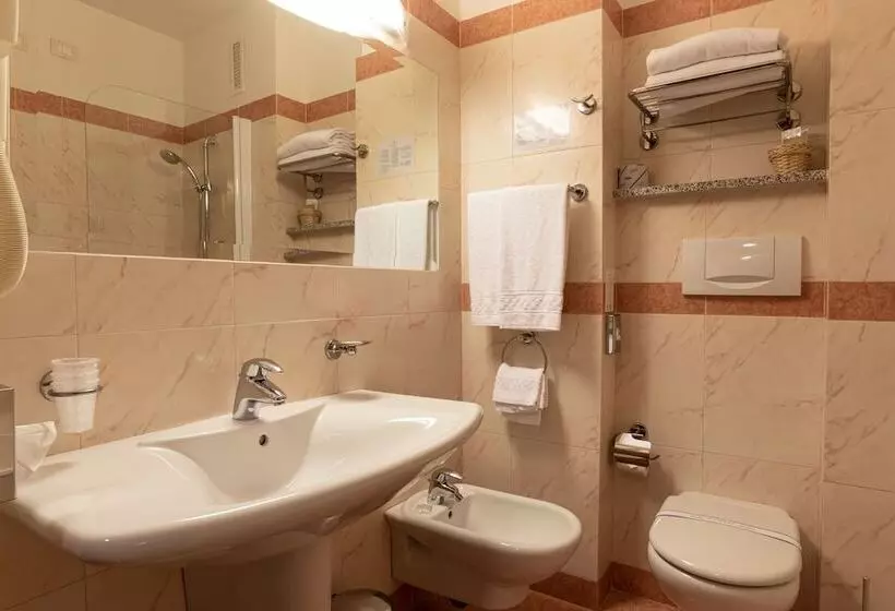 اتاق استاندارد یک نفره, Nilhotel Florence