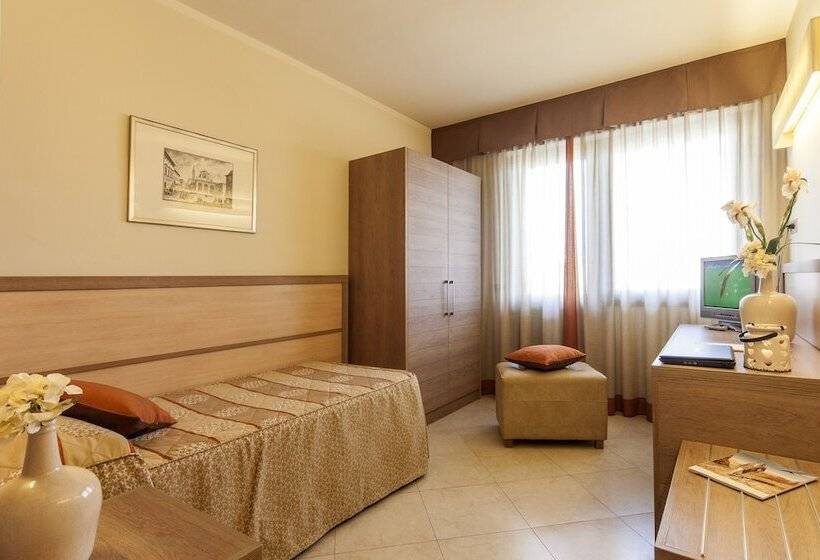 اتاق استاندارد یک نفره, Nilhotel Florence