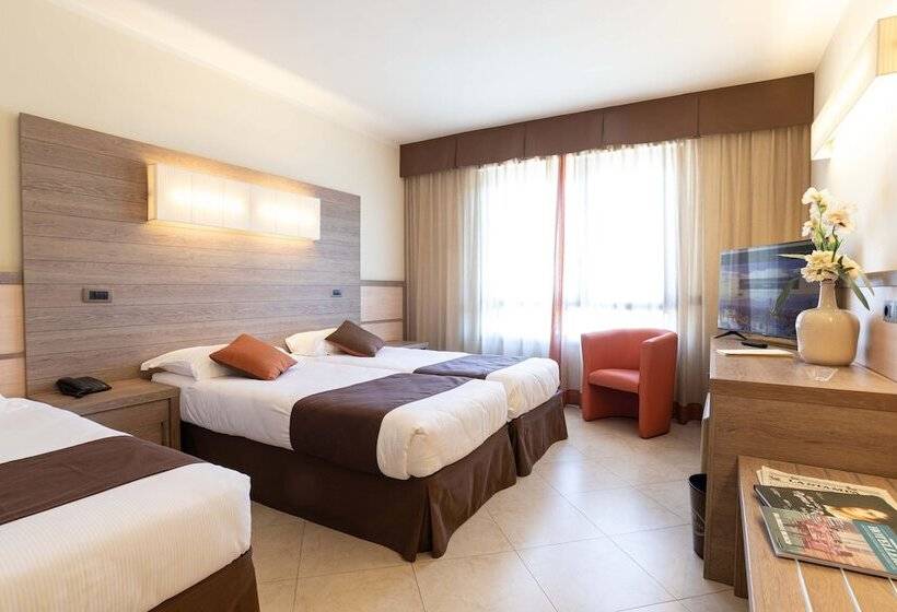 اتاق استاندارد سه نفره, Nilhotel Florence