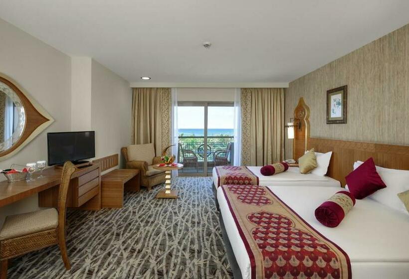 اتاق استاندارد با چشم‌انداز دریا, Royal Dragon