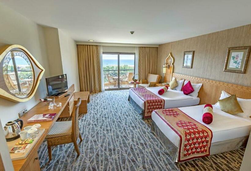 اتاق استاندارد با چشم‌انداز دریا, Royal Dragon