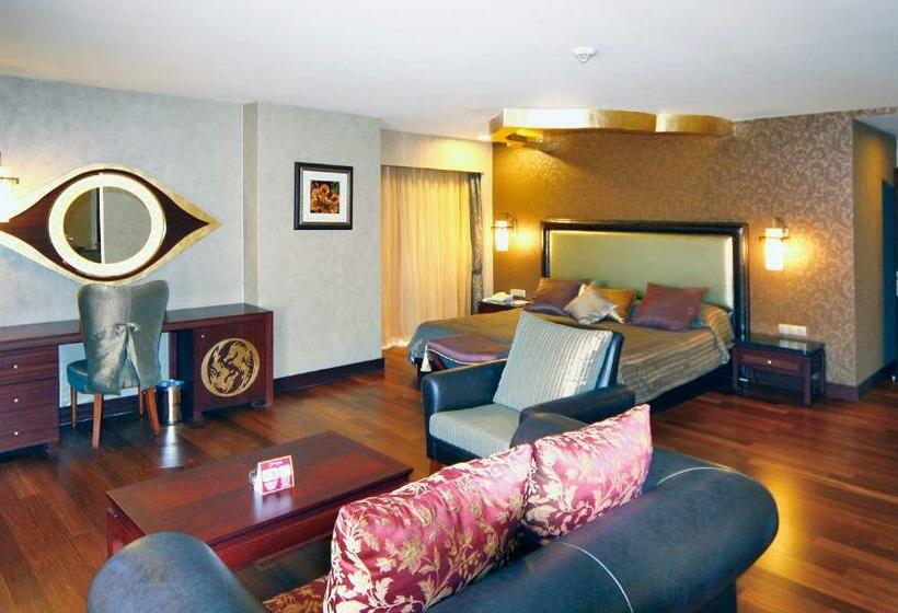 سوئیت با تخت بزرگ, Royal Dragon