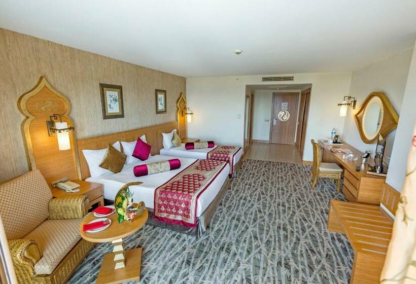 اتاق اساندارد با چشم‌انداز جانبی به دریا, Royal Dragon