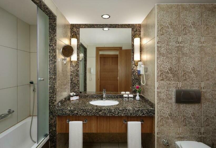 اتاق اساندارد با چشم‌انداز جانبی به دریا, Royal Dragon