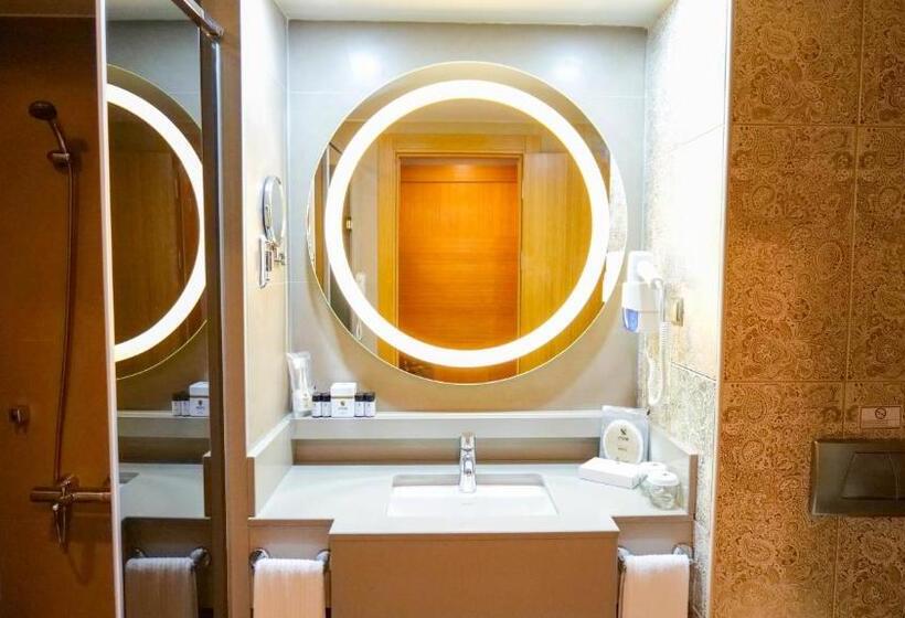 اتاق استاندارد با چشم‌انداز, Royal Dragon